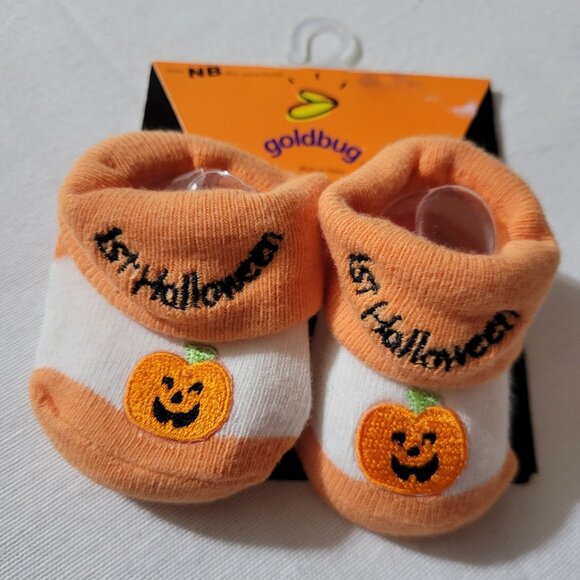 Goldbug Newborn 1st Halloween embroidered socks NWT. Located A21 - Picture 1 of 2